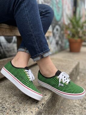 Vans Customs Sneakers gently used US men size 7.5 US Women 9.0